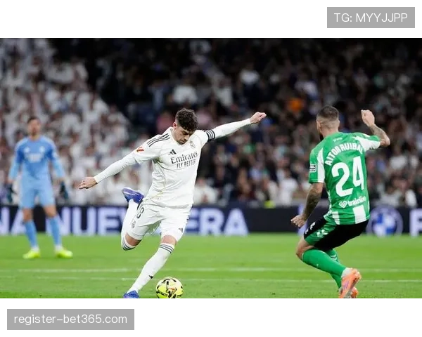 皇马换人时机争议，巴尔韦德下场后中场控制力下降